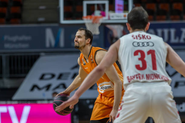 群雄逐鹿 群雄逐鹿