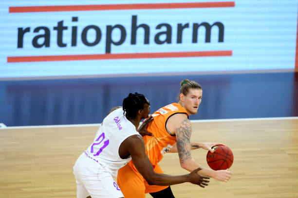 精准投射以 精准投射以